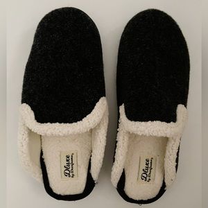dlux by dearfoam Women’s Maci Slippers